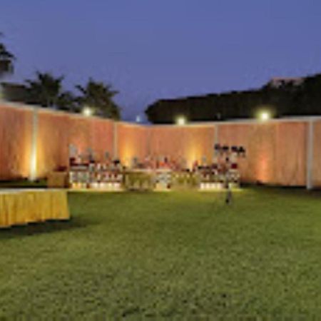 Abhiraj Guest House Matura Exterior foto