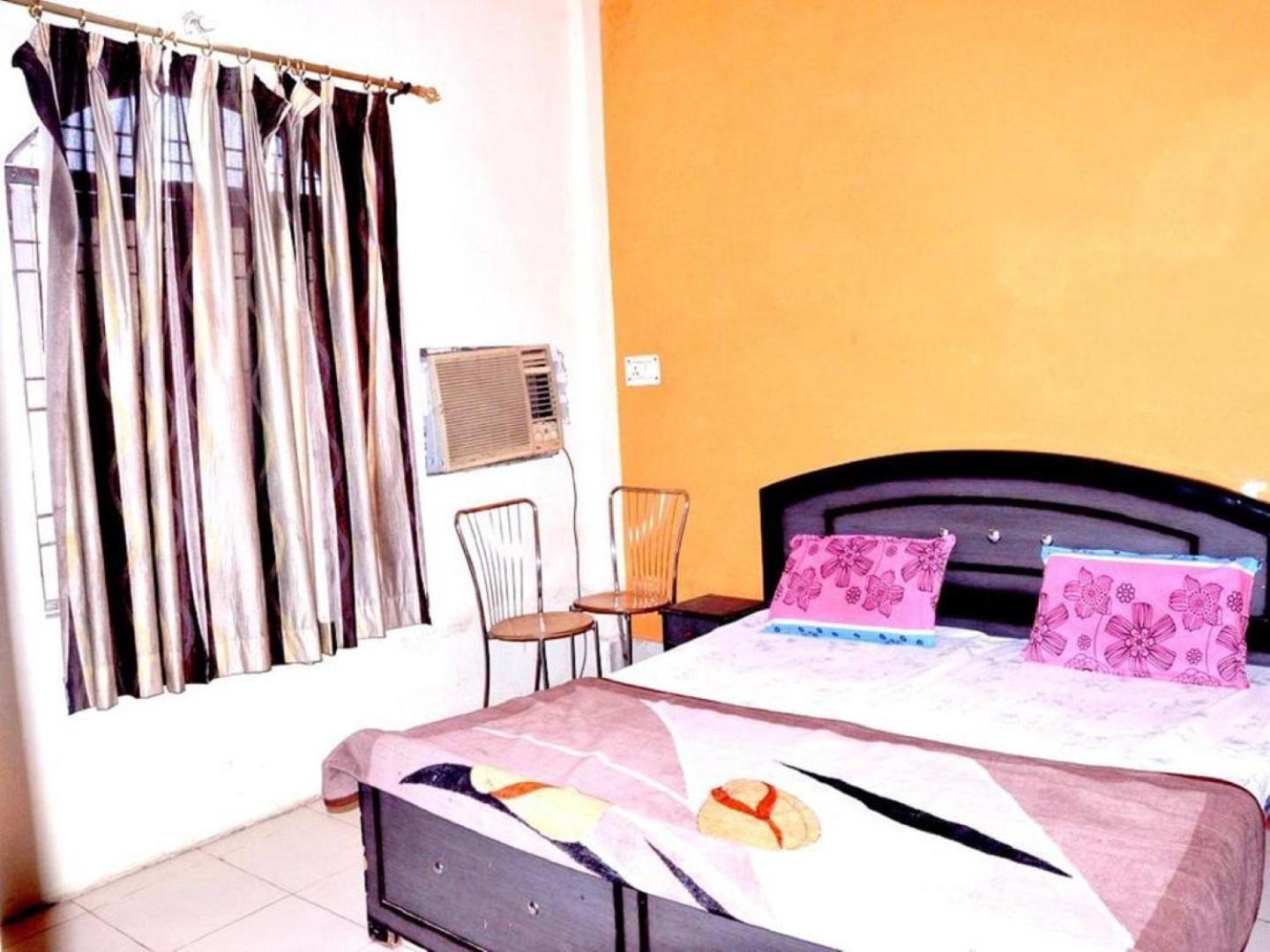 Abhiraj Guest House Matura Exterior foto
