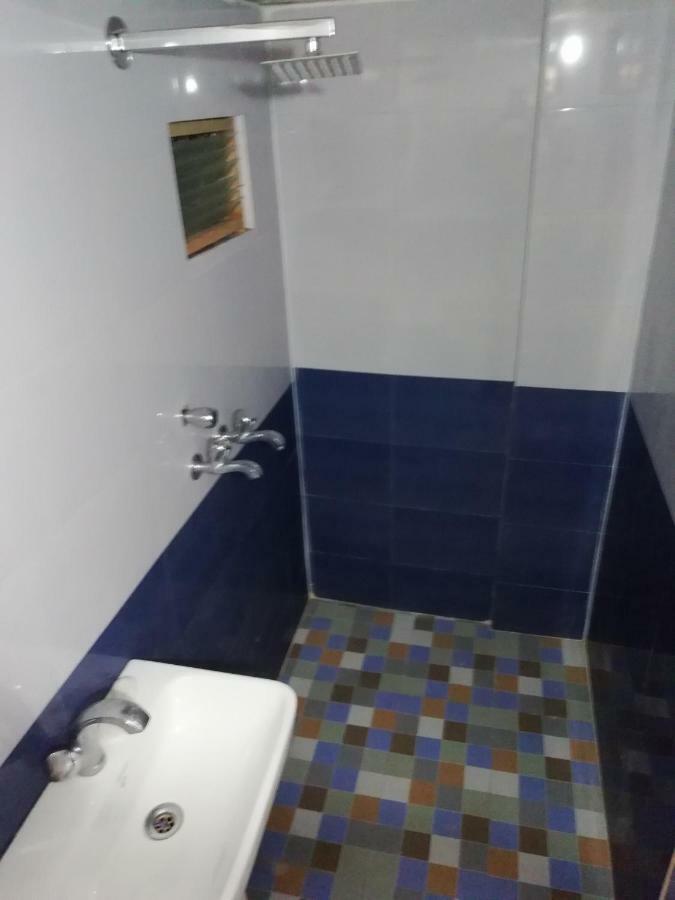 Abhiraj Guest House Matura Exterior foto